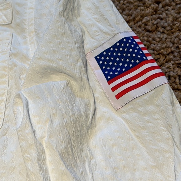 Vineyard Vines American Flag Shirt Cover Up - Picture 3 of 9